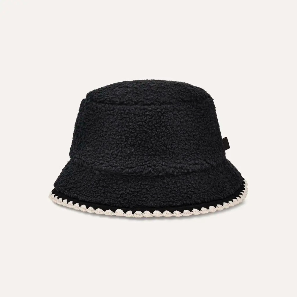 NWT UGG BLACK UGGFLUFF SCALLOPED BUCKET HAT
